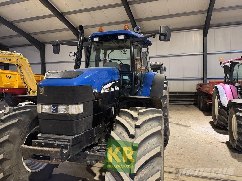 New Holland TM190 Traktorit