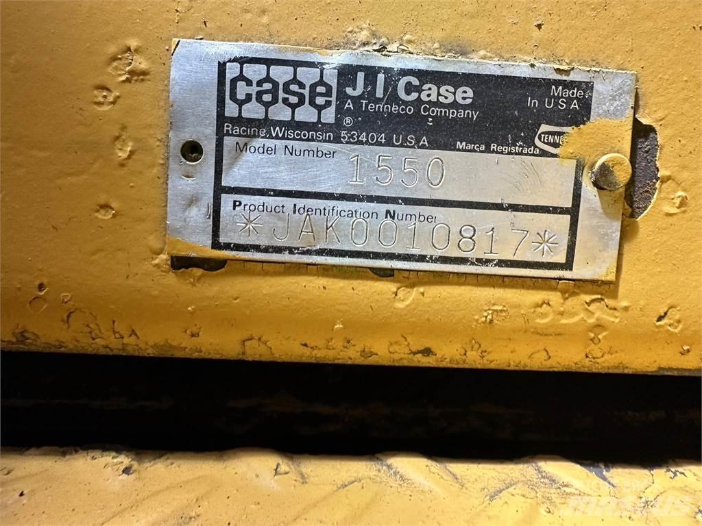 CASE 1550 Telaketjupuskutraktorit