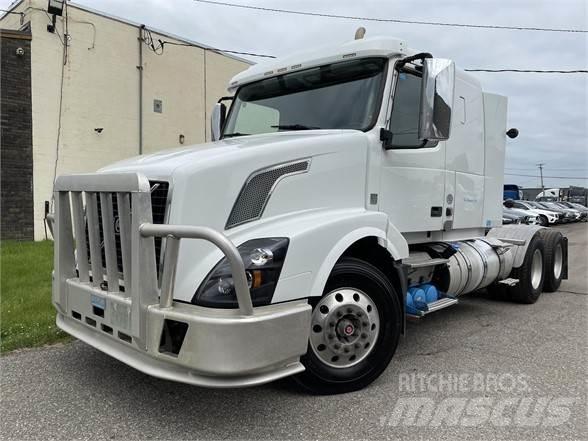 Volvo VNL64T630 Vetopöytäautot