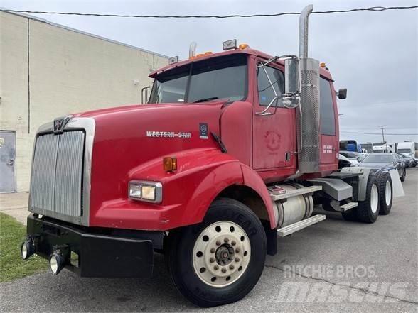 Western Star 4900 Vetopöytäautot