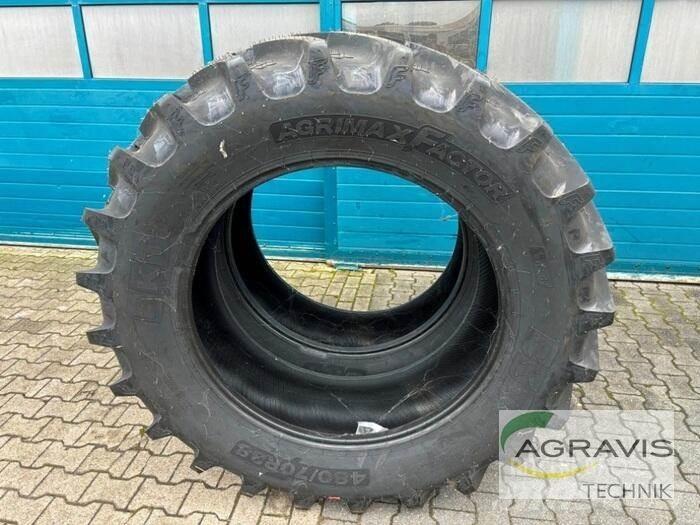 BKT 480/70-R38 Renkaat ja vanteet