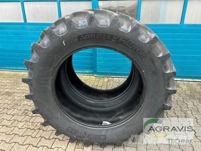 BKT 480/70-R38 Renkaat ja vanteet
