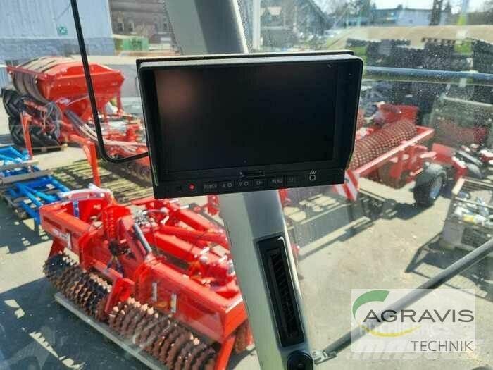 CLAAS AVERO 240 Leikkuupuimurit