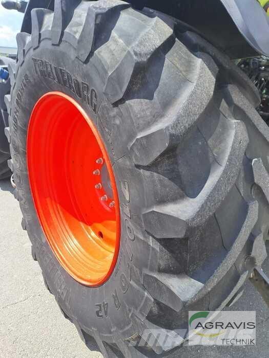 CLAAS AXION 870 Traktorit