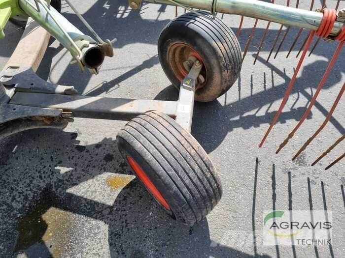 CLAAS LINER 2700 Pöyhimet ja haravat