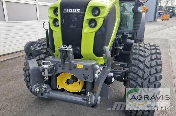 CLAAS NEXOS 240 L Traktorit