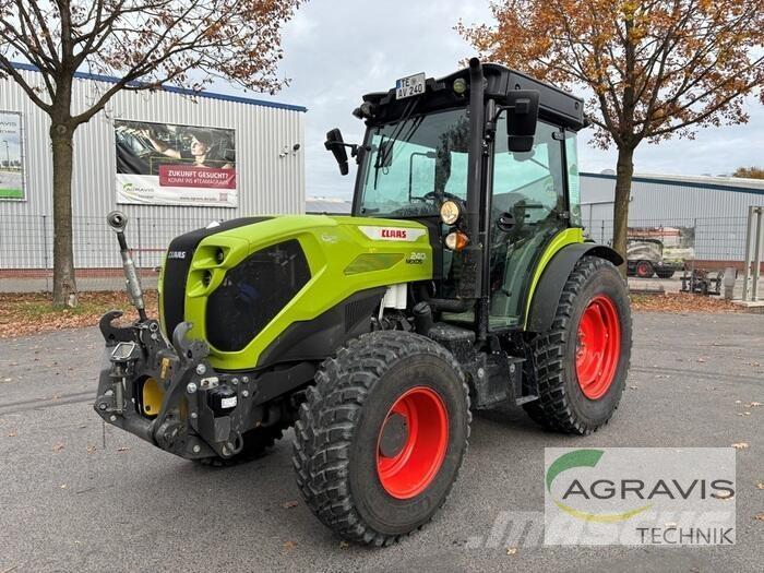 CLAAS NEXOS 240 L Traktorit