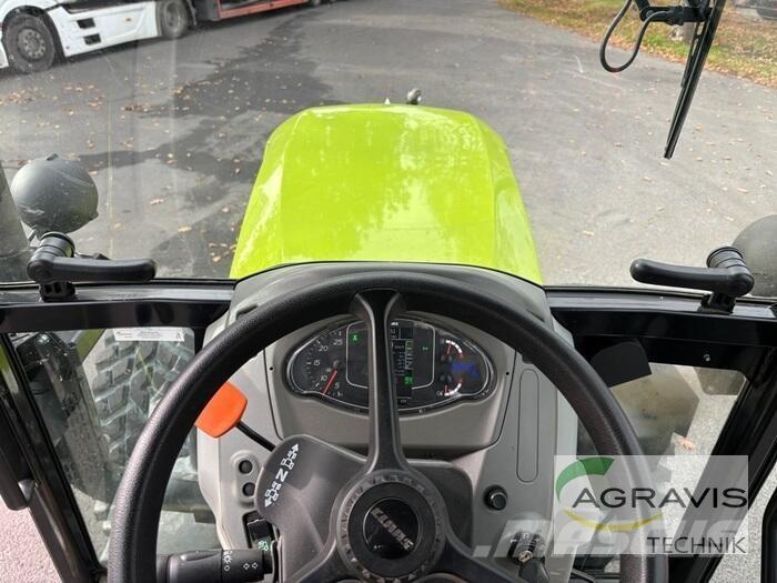 CLAAS NEXOS 240 L Traktorit