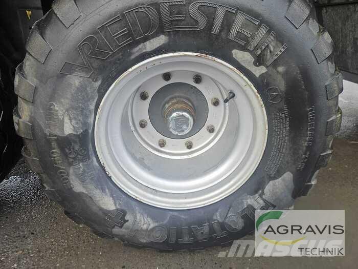 CLAAS QUANTUM 3500 P Keräävät noukinvaunut ja silppurivaunut