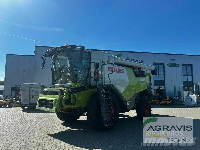 CLAAS TRION 650 Leikkuupuimurit