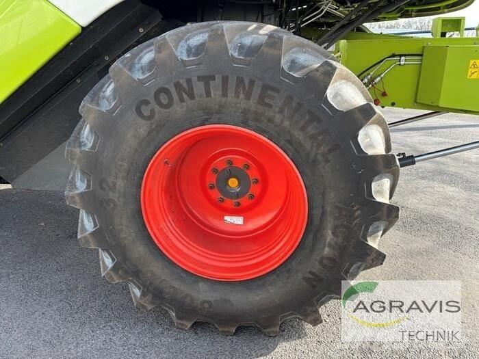 CLAAS TUCANO 420 Leikkuupuimurit