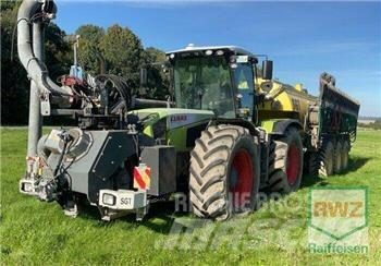 CLAAS XERION 3800 TRAC Kuivalannan levittimet