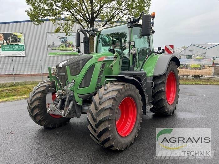 Fendt 714 VARIO S4 Traktorit