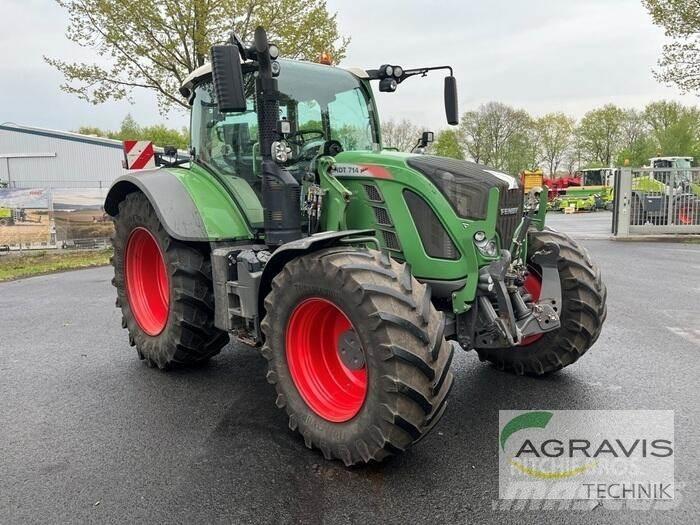 Fendt 714 VARIO S4 Traktorit