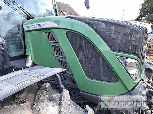 Fendt 716 SCR Traktorit
