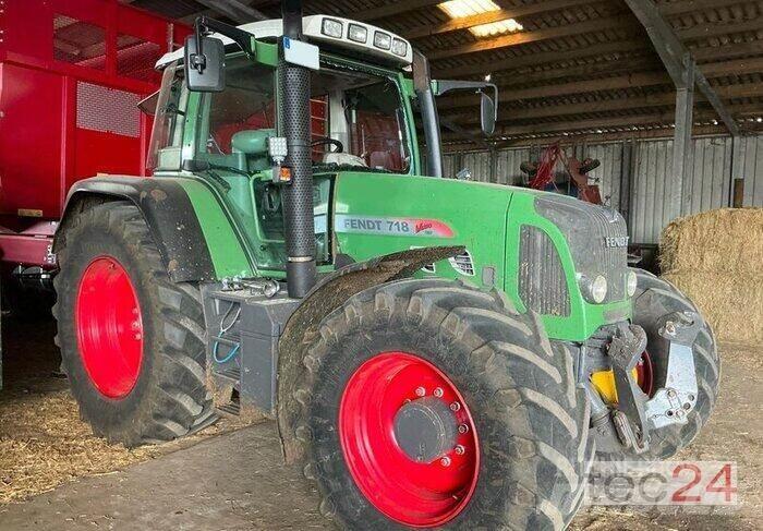 Fendt 718 Com3 Traktorit