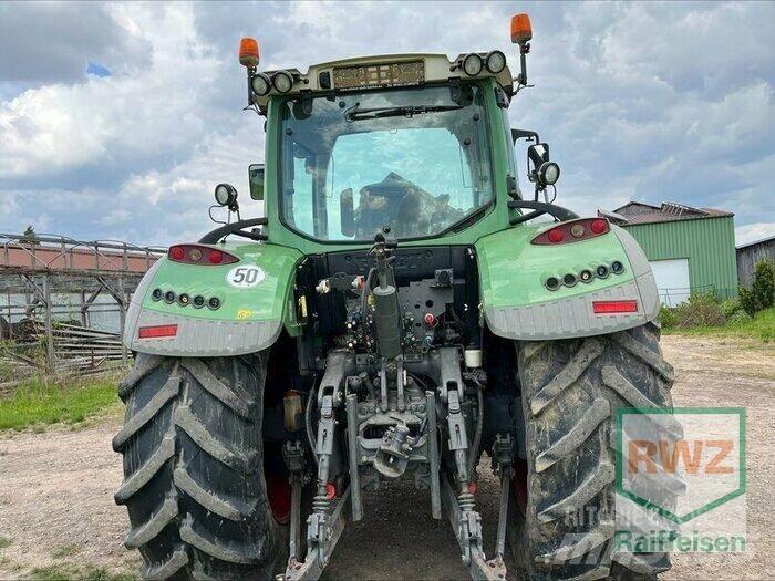 Fendt 718 Vario Traktorit