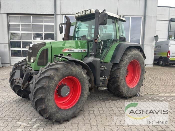 Fendt 718 VARIO Traktorit