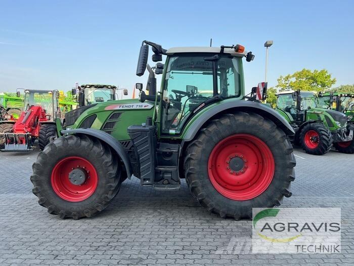 Fendt 718 VARIO S4 Traktorit