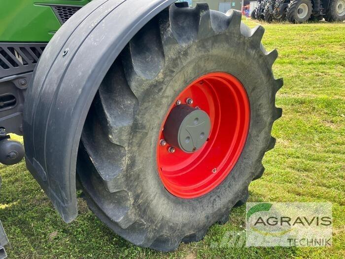Fendt 718 VARIO S4 Traktorit