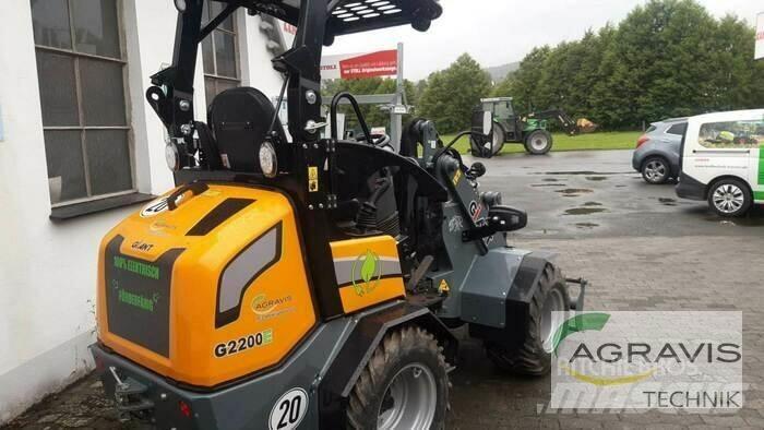 GiANT G2200E-3 Pyöräkuormaajat