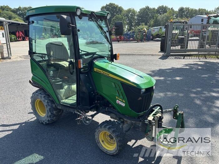 John Deere 1026 R Traktorit