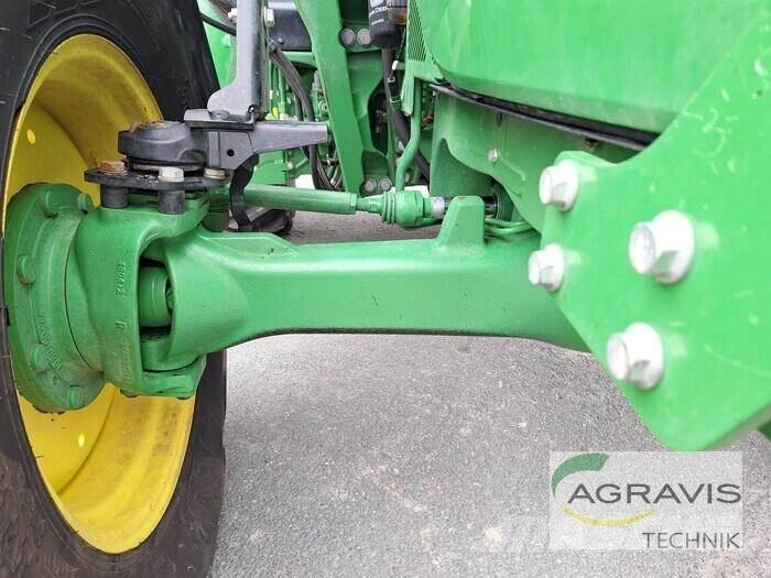 John Deere 5100 R Traktorit