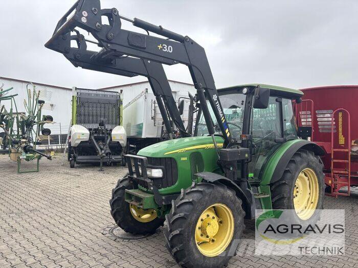 John Deere 5620 Traktorit