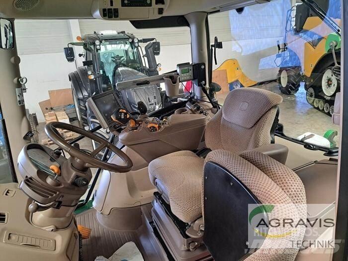 John Deere 6215 R Traktorit