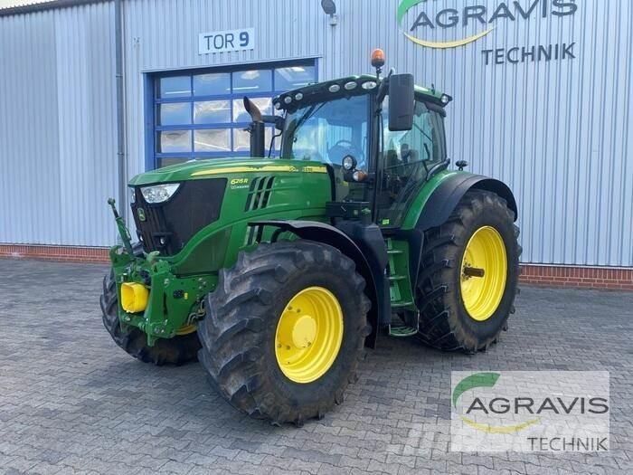 John Deere 6215 R Traktorit