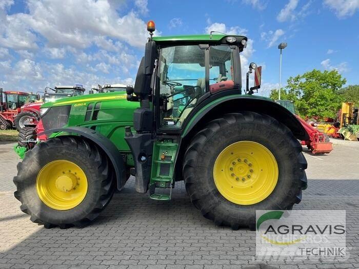 John Deere 6250 R Traktorit