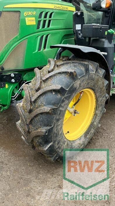 John Deere 6R 130 Traktorit