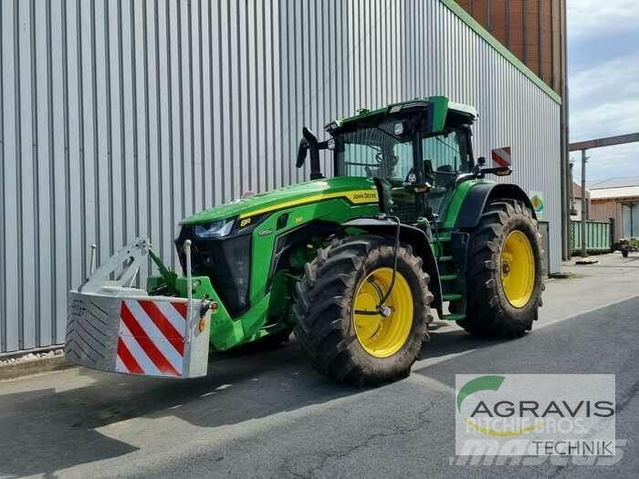 John Deere 8310 R Traktorit