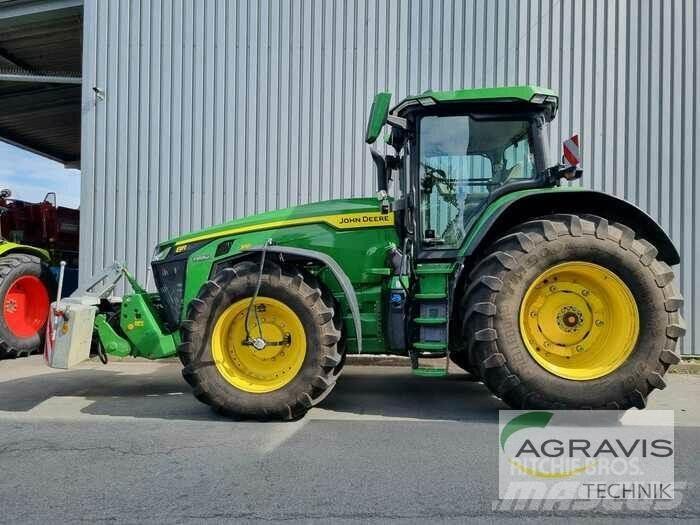John Deere 8310 R Traktorit