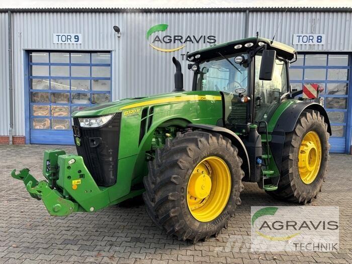 John Deere 8320 R Traktorit