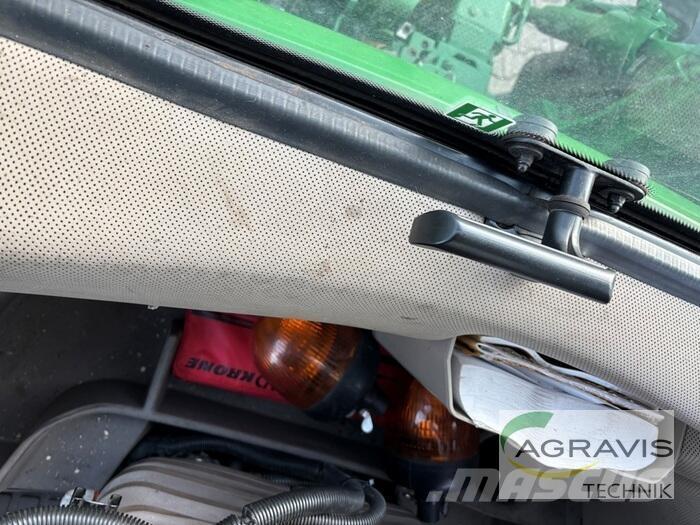 John Deere 8320 R Traktorit