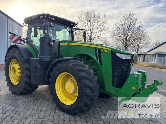John Deere 8320 R Traktorit