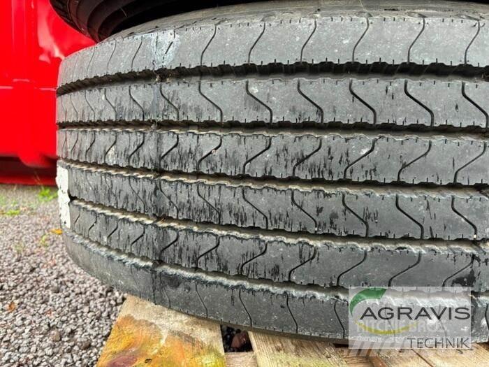  KR 425/65 R 22,5 Renkaat ja vanteet