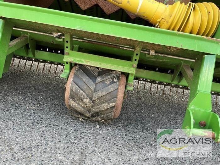 Krone EASY FLOW 3001 Heinä- ja tuorerehukoneiden tarvikkeet