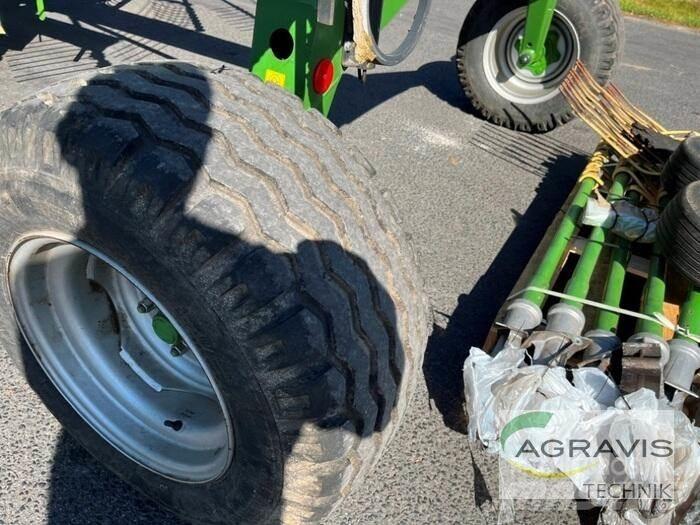 Krone SWADRO TC 880 Pöyhimet ja haravat