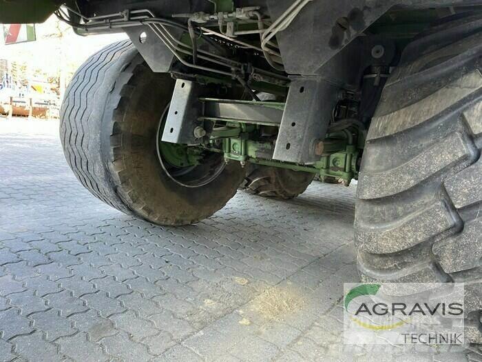 Krone TX 560 Keräävät noukinvaunut ja silppurivaunut