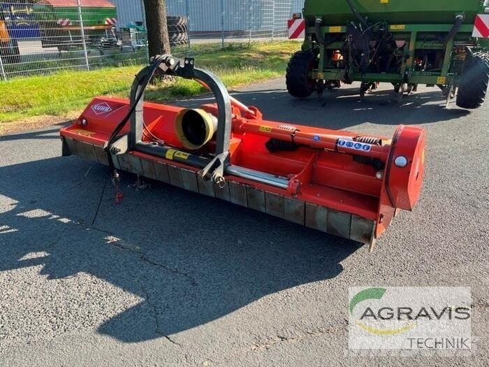Kuhn BP 28 Kesantoleikkurit ja -murskaimet