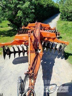 Kuhn XM32 Äkeet