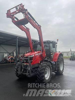Massey Ferguson 6715S Traktorit