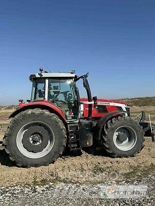 Massey Ferguson 7S210 Traktorit