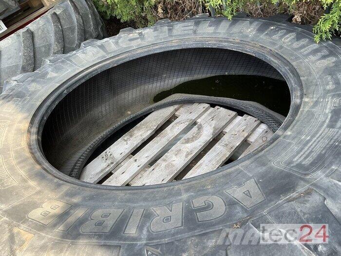 Michelin 20.8R38 Renkaat ja vanteet