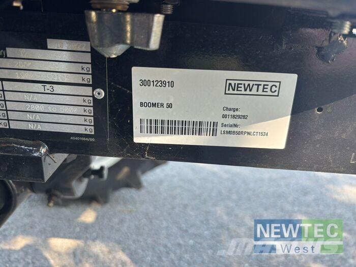 New Holland BOOMER 50 Traktorit