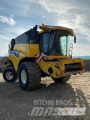 New Holland CX 8090 Leikkuupuimurit