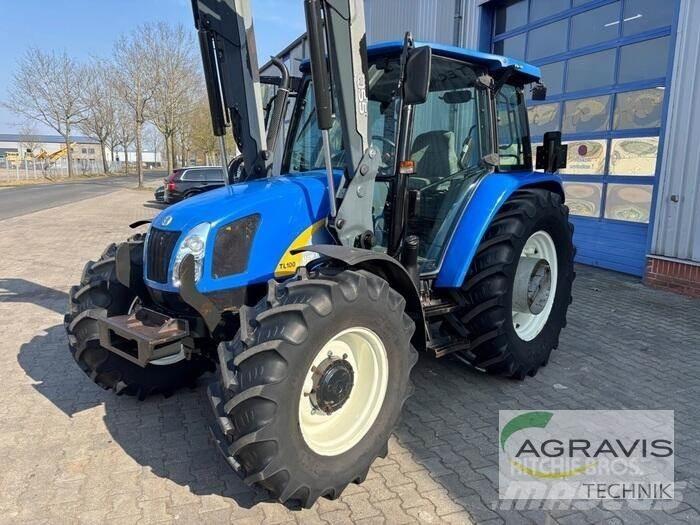 New Holland TLA 100 Traktorit