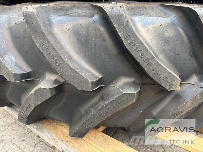 Pirelli KR 520/85R42 Renkaat ja vanteet